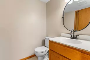 1585 Millpond Ct, Chaska, MN 55318 - Photo 9