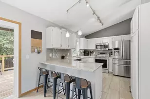 7066 159th St W, Apple Valley, MN 55124 - Photo 9