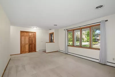 300 Quaker Lane N, Plymouth, MN 55441 - Photo 7