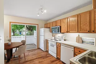 10104 Fillmore St NE, Blaine, MN 55434 - Photo 9