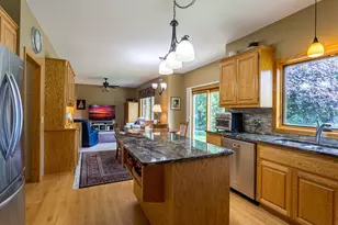 3895 Arlington Dr, Woodbury, MN 55129 - Photo 11