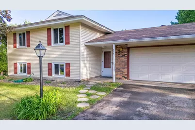 838 Jonathan Drive, Apple Valley, MN 55124 - Photo 3