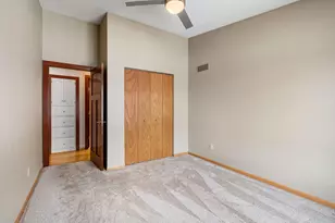 400 Oakland Pl NE, Austin, MN 55912 - Photo 25