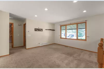 9109 Erickson Court N, Brooklyn Park, MN 55428 - Photo 3