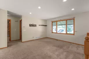 9109 Erickson Ct N, Brooklyn Park, MN 55428 - Photo 3