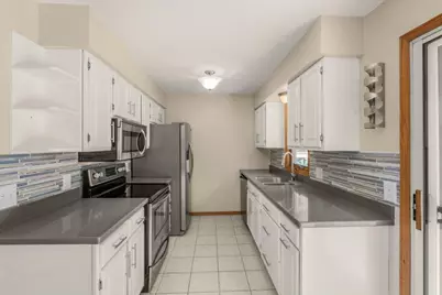 9109 Erickson Court N, Brooklyn Park, MN 55428 - Photo 9