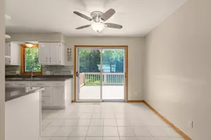 9109 Erickson Ct N, Brooklyn Park, MN 55428 - Photo 9