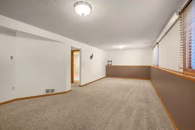 9109 Erickson Court N, Brooklyn Park, MN 55428 - Photo 17