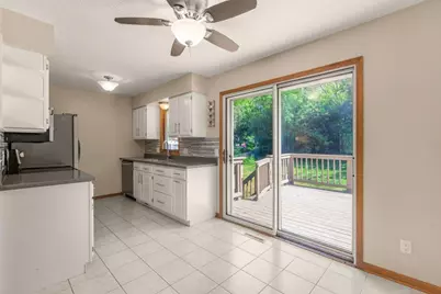 9109 Erickson Court N, Brooklyn Park, MN 55428 - Photo 7