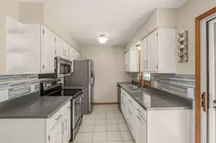 9109 Erickson Ct N, Brooklyn Park, MN 55428 - Photo 11