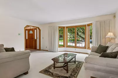 156 Red Oaks Drive, Vadnais Heights, MN 55127 - Photo 5