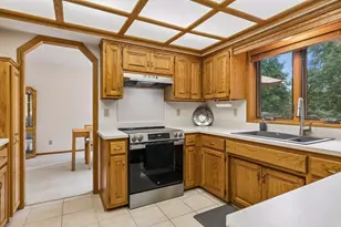156 Red Oaks Dr, Vadnais Heights, MN 55127 - Photo 7