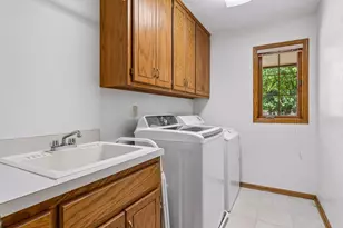 156 Red Oaks Dr, Vadnais Heights, MN 55127 - Photo 15