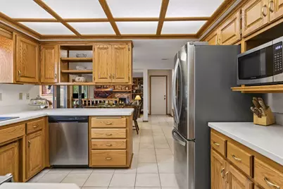 156 Red Oaks Drive, Vadnais Heights, MN 55127 - Photo 9