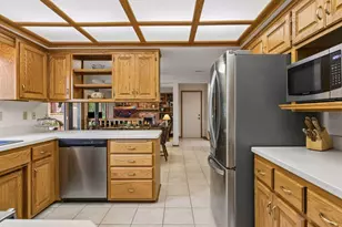156 Red Oaks Dr, Vadnais Heights, MN 55127 - Photo 9