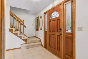 156 Red Oaks Dr, Vadnais Heights, MN 55127 - Photo 3