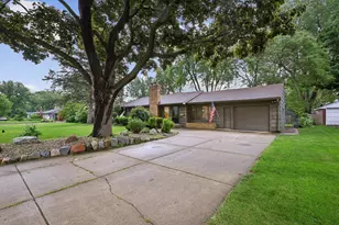1200 Shryer Ave W, Roseville, MN 55113 - Photo 1
