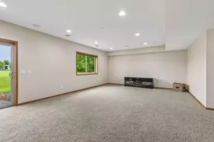 18274 Imagery Ln, Lakeville, MN 55044 - Photo 23