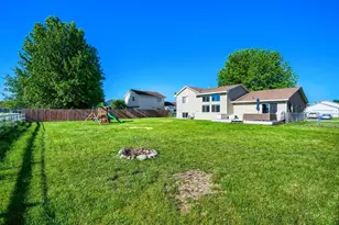 509 S Maple Street S, Belle Plaine, MN 56011 - Photo 5