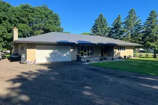 427 Lori Ln, Litchfield, MN 55355 - Photo 5