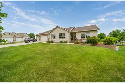 969 32nd Street S, Moorhead, MN 56560 - Photo 1
