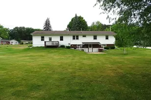 922 Auth St, Durand, WI 54736 - Photo 5