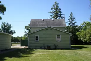 201 Greenwood St E, Thief River Falls, MN 56701 - Photo 3
