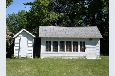 201 Greenwood Street E, Thief River Falls, MN 56701 - Photo 27