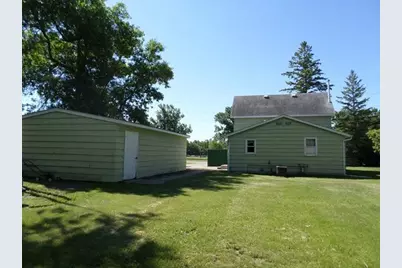 201 Greenwood Street E, Thief River Falls, MN 56701 - Photo 23
