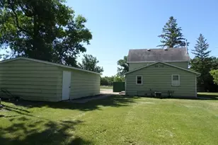 201 Greenwood St E, Thief River Falls, MN 56701 - Photo 23