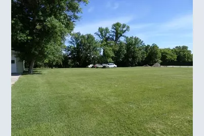 201 Greenwood Street E, Thief River Falls, MN 56701 - Photo 29