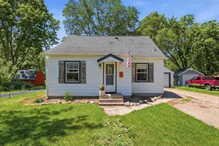 719 N Ramsey Ave, Litchfield, MN 55355 - Photo 1