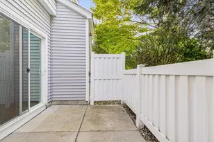 7635 Arboretum Village Ct, Chanhassen, MN 55317 - Photo 15