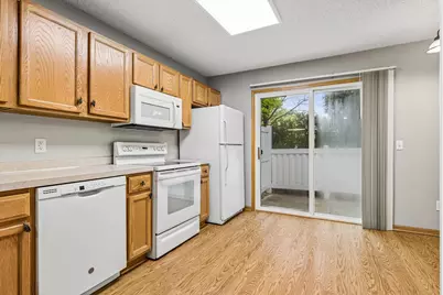 7635 Arboretum Village Court, Chanhassen, MN 55317 - Photo 7