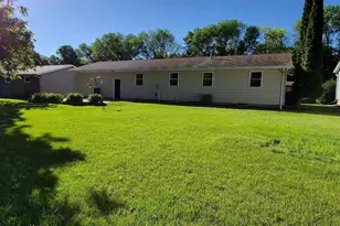 302 Sunrise Ln, Marshall, MN 56258 - Photo 25