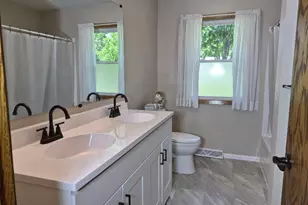 302 Sunrise Ln, Marshall, MN 56258 - Photo 5