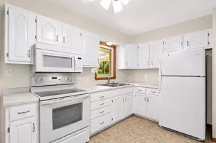1218 Kent St N, Saint Paul, MN 55117 - Photo 23