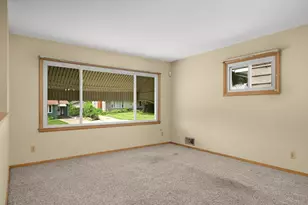 1218 Kent St N, Saint Paul, MN 55117 - Photo 17