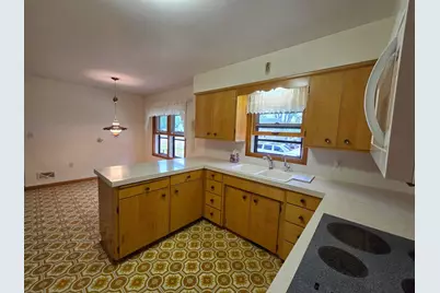 2202 Windsor Road, Albert Lea, MN 56007 - Photo 9