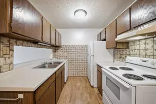 14182 Pennock Ave, Apple Valley, MN 55124 - Photo 5
