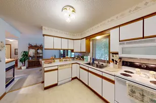 1845 Greenwood Dr, Albert Lea, MN 56007 - Photo 9