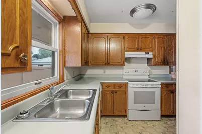 9 6th Avenue NE, Osseo, MN 55369 - Photo 25