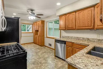 8820 Monroe Street NE, Blaine, MN 55434 - Photo 7