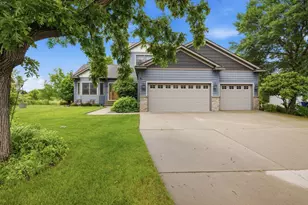 1124 Garden Brook Dr, Sauk Rapids, MN 56379 - Photo 3