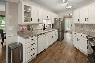 2543 Colony Cir, Saint Cloud, MN 56303 - Photo 5