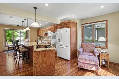 7016 Beacon Circle, Eden Prairie, MN 55346 - Photo 9