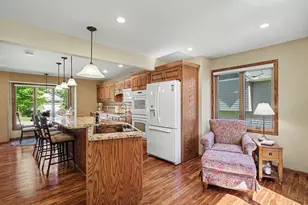 7016 Beacon Cir, Eden Prairie, MN 55346 - Photo 9