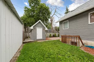24 12th St NW, Faribault, MN 55021 - Photo 9
