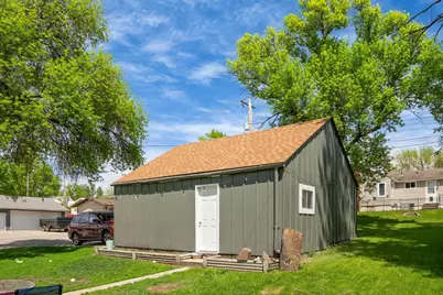 32 2nd Avenue NW, Mayville, ND 58257 - Photo 3