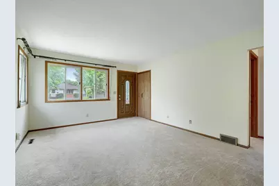 1625 McLean Avenue, Saint Paul, MN 55106 - Photo 3